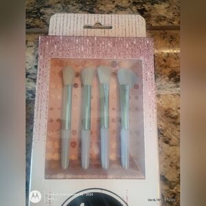 Set of Four Makeup Brushes Blue Beauty Brushes New